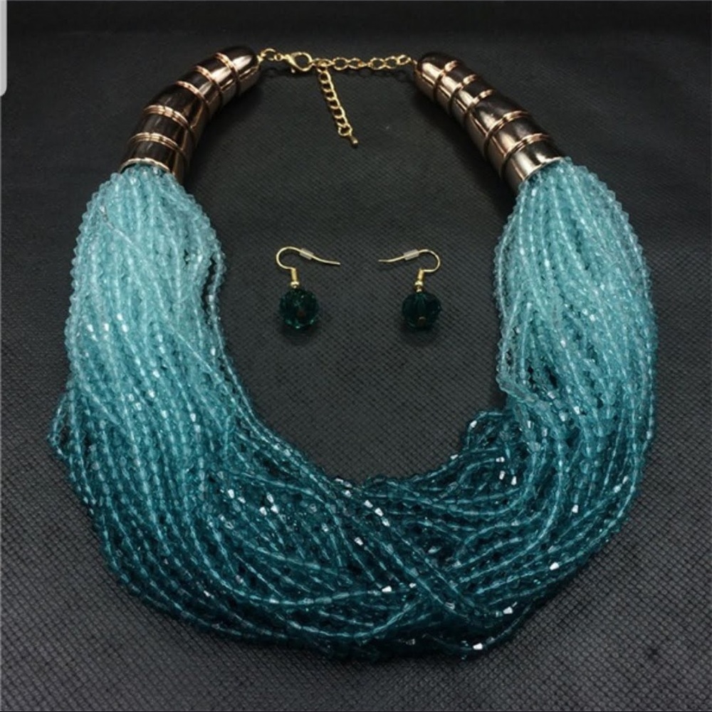 Chunky blue bead necklace